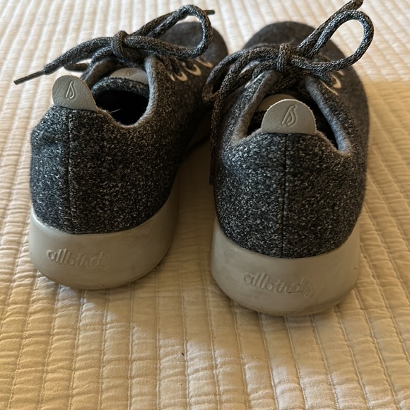 Allbirds gray wool runners sneakers. Women size 8 - Picture 3 of 8